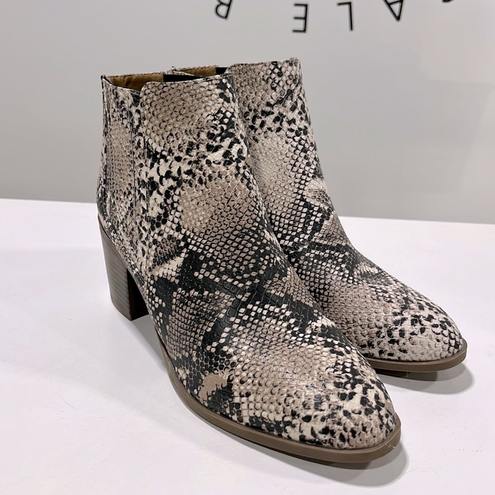 Maurice’s snake print boot size 8